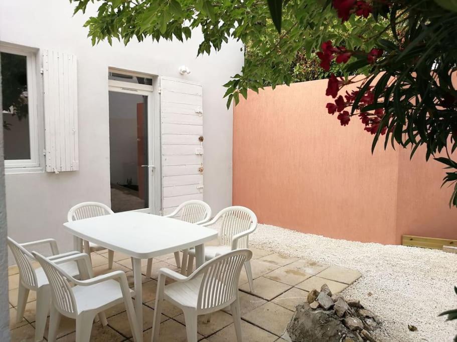 Villa Au Calme Avec Exterieur Et Parking Gratuit Aux Portes D'Aix Et Marseille Emplacement Ideal Bagian luar foto