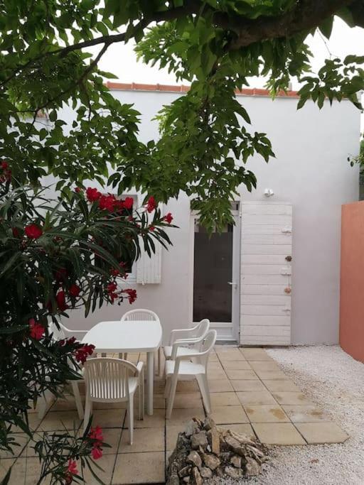 Villa Au Calme Avec Exterieur Et Parking Gratuit Aux Portes D'Aix Et Marseille Emplacement Ideal Bagian luar foto
